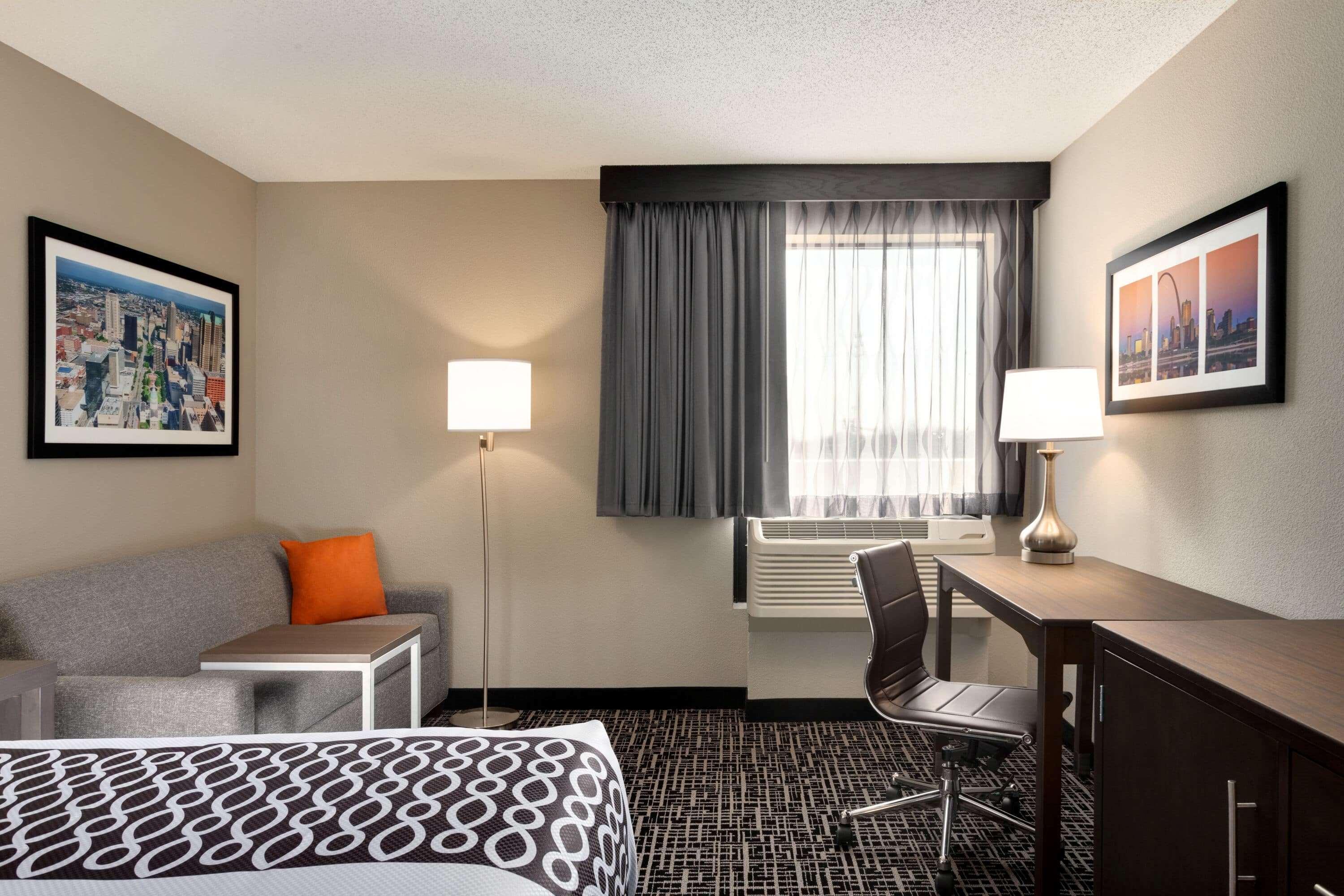 La Quinta Inn & Suites By Wyndham St Louis Route 66 Windsor Springs Exterior foto